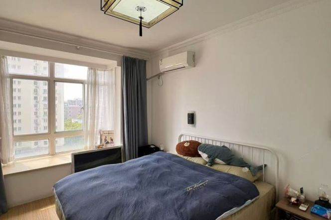 Spacious 2Brs/2Lrs/1Bt apt nr Jiangsu rd,M2/11/14