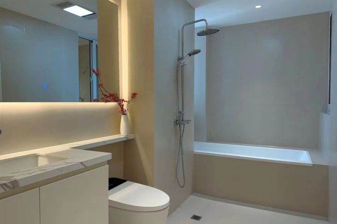 Modern 2brs with floor heatin and balcony in  central Zhong shan park 