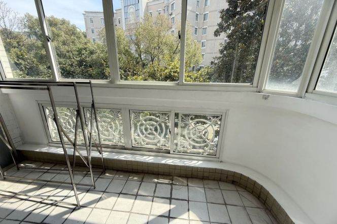 Valuable Mandarin City 3BR+2BA with Balcony/Floorheating 13K 