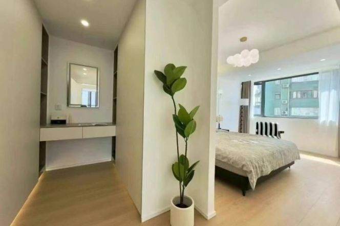 High floor 2Brs Apt+Floor heating+central AC+Oven@Jiangsu Rd