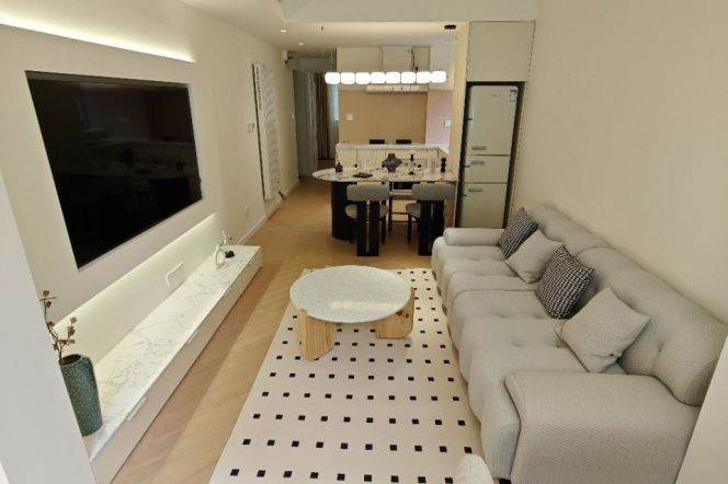 Patio one bedroom Apt +Heating+central AC+Oven@Wuding Rd