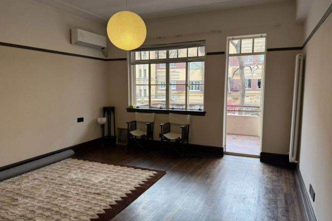 Spacious historic APT 2BR Balcony Jianguo Rd 26k