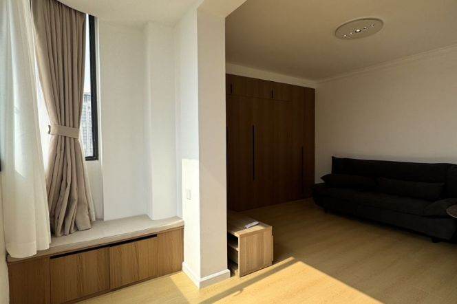 Highrise 1BR Apt + Floor heating +Elevator | Hengshan rd L1 Metro L1  | First rent