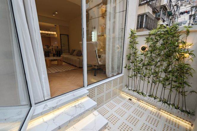 Patio one bedroom Apt +Heating+central AC+Oven@Wuding Rd