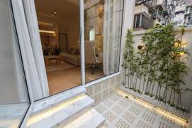 Patio one bedroom Apt +Heating+central AC+Oven@Wuding Rd