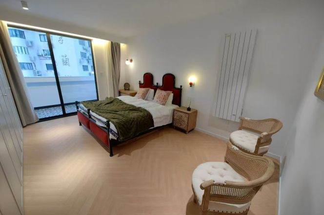 Jiangsu rd elevator 1BR apartment with balcony