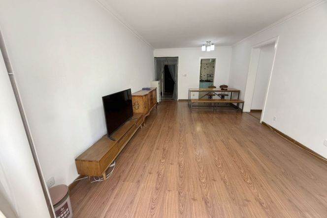 Valuable Mandarin City 3BR+2BA with Balcony/Floorheating 13K 