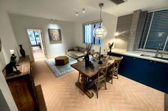 Jiangsu rd elevator 1BR apartment with balcony