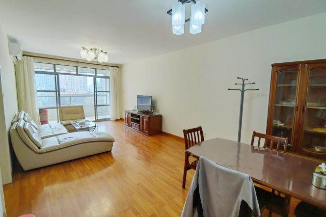 Spacious & High Quality 1 br with open balcony in XuJiaHui Center, easy to L1/9/11