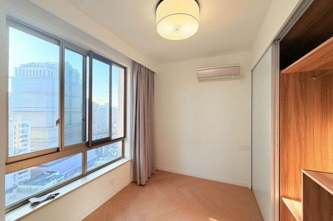 Good view, 3Br 2Ba 145Sqm, Jingan temple, L14