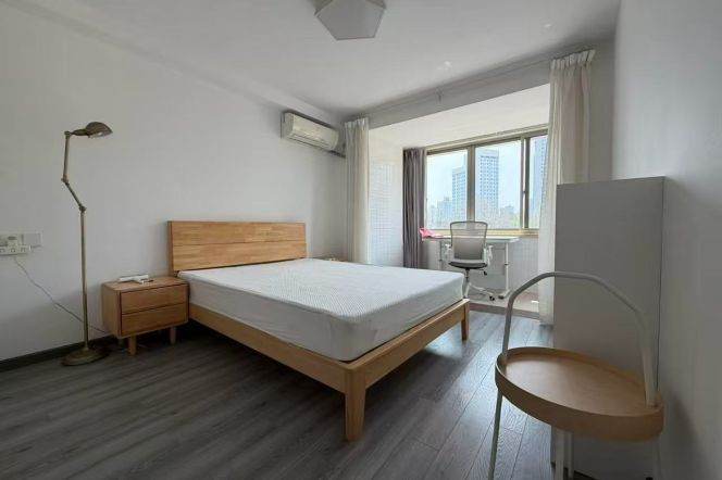 High Floor Super Apt. Great Natural Light&View 