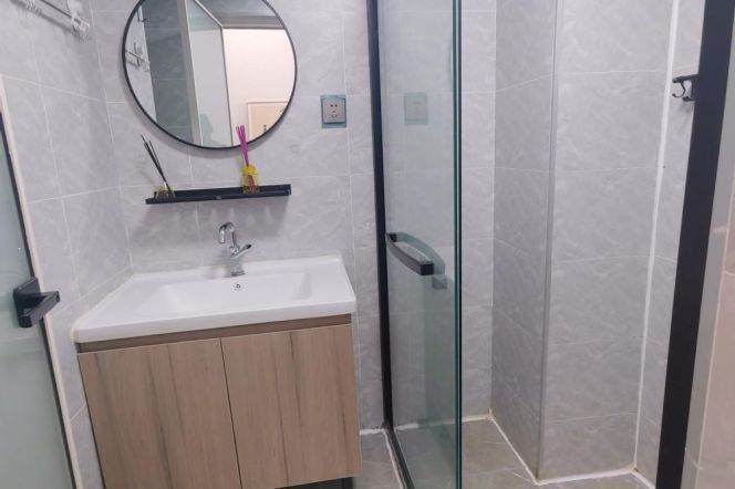 Cozy 1 br in QianTan .next Wellington shanghai + NYU shanghai .easy to L6/8/11