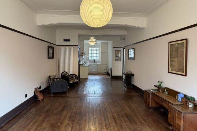 Spacious historic APT 2BR Balcony Jianguo Rd 26k