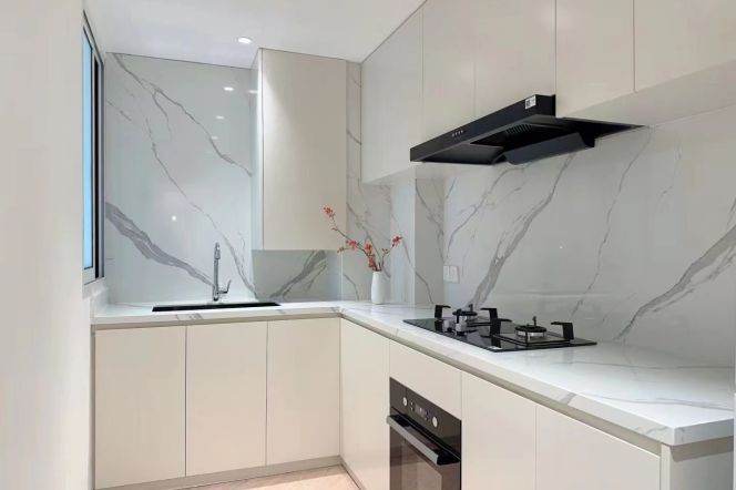 Modern 2brs with floor heatin and balcony in  central Zhong shan park 