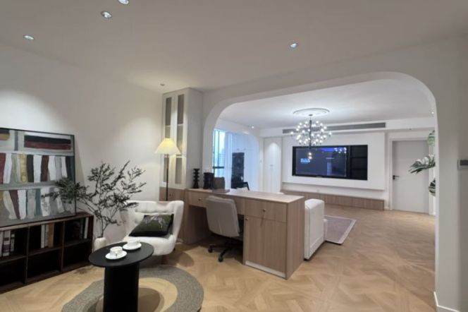 Renovated 3BR 2BA 170m² High-floor Next to Yuanshen Rd Station