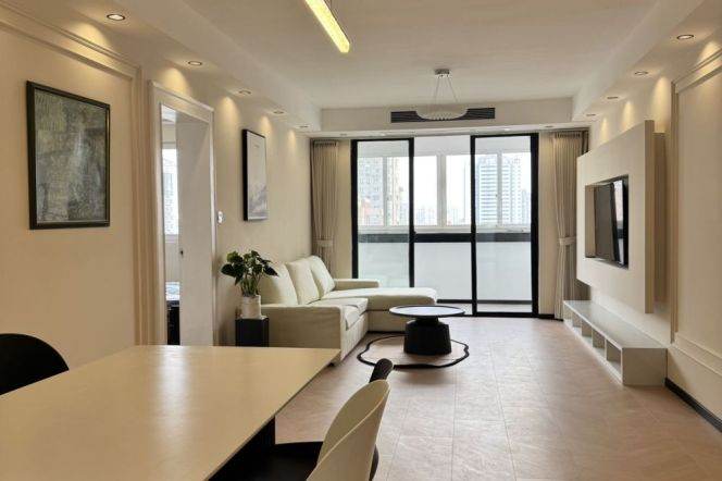 Modern&Spacious 2Br-2bathr + Balcony +Elevator | South Shanxi rd metro & Iapm