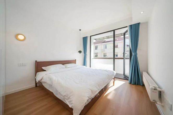 Spacious&Modern&Bright 2BR Apt | Zhong Shan Park & Loushanguan rd Mt | 8.9K