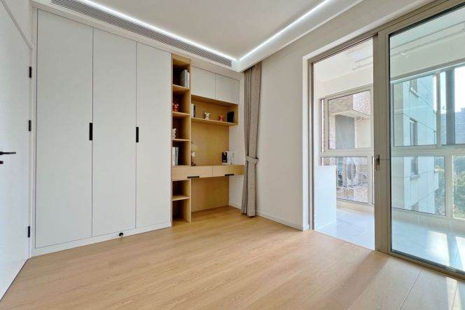 Modern 3brs with floor heating in Lujiazui