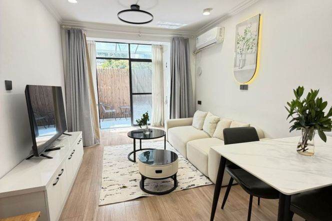 Nice yard 1Br/1Lr/1Bt apt nr Zhongshan park,M2/3/4