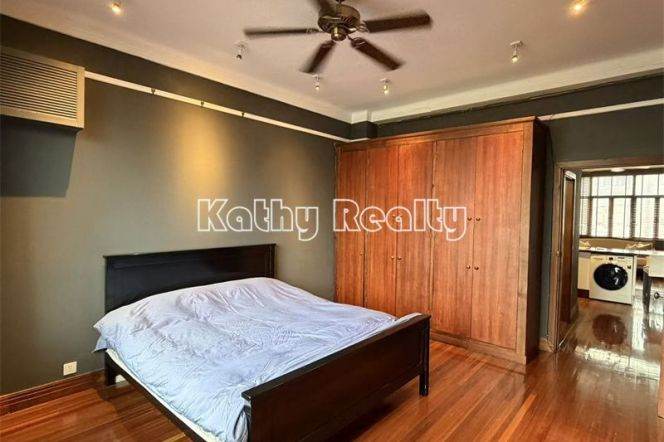 Historic APT 1BR Wall heating Huaihai Rd 13.5k