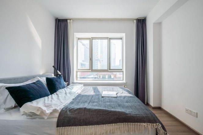 3BR 2BTH w/ Balcony nr NanJing West RD M2/12/13