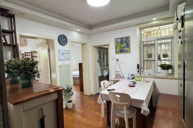 Nice 2br Apt in Yuqing Road