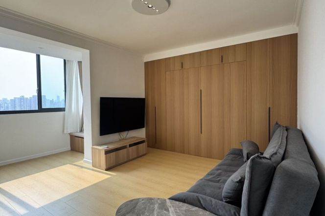 Highrise 1BR Apt + Floor heating +Elevator | Hengshan rd L1 Metro L1  | First rent