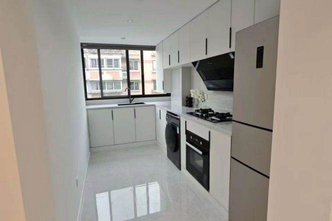 Renovated 2br apt close to SUIS,Gubei, open outdoor balcony,Line 15,Parking
