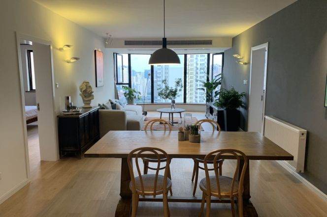 Jingan changping rd beautiful 2+1br 2bt apt with big windows & nice view