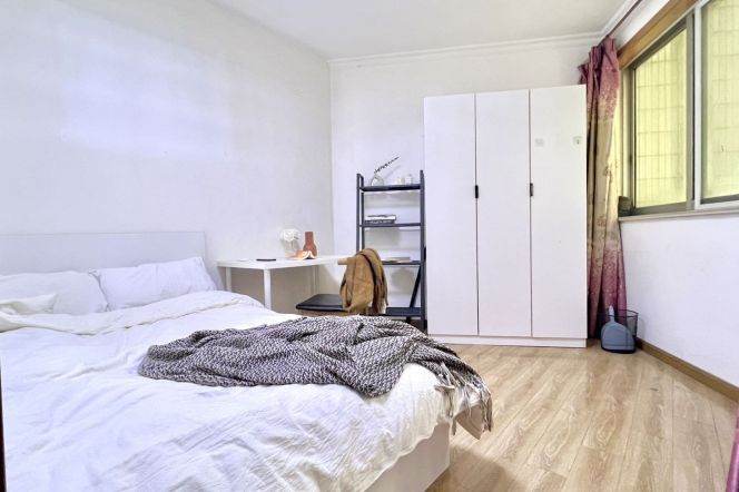 cozy room near Qufu rd, beside the suzhou greek, close to TJU, long/short term accepted