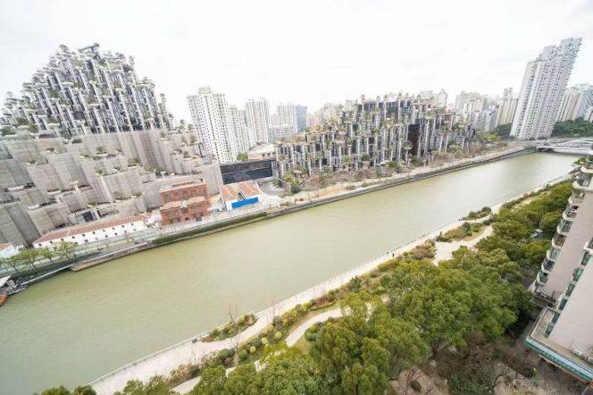 Brand new decoration 4brs with floor heating and river view  beside beautiful Su zhou river 
