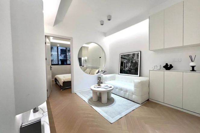 L2/11Jiangsu rd L14Wuding rd  Cozy 1br  /  Spacious / Bright / Stairs