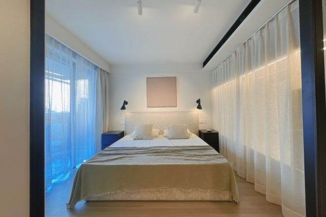 1br, floor heating, 1stop to Xujiazui, subway L1,4& L11, good quality,11k