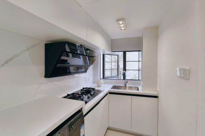 Beautiful 1br with private terrace @Middle Fuxing Road,Iapm/Changshu Road St.