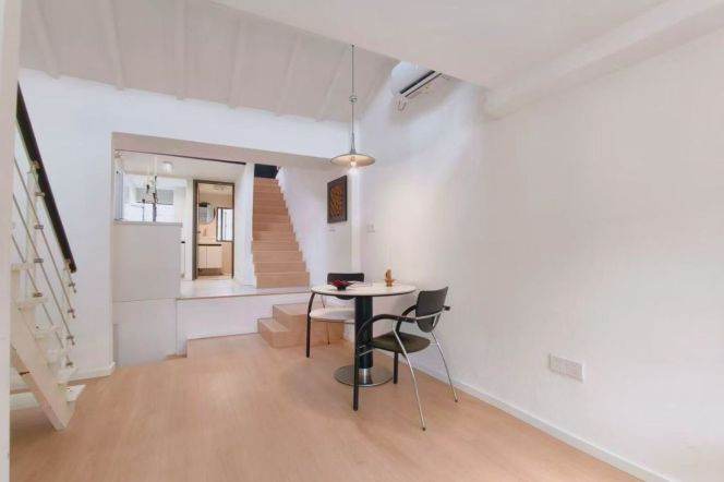 Beautiful 1br with private terrace @Middle Fuxing Road,Iapm/Changshu Road St.