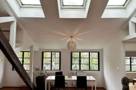 Unique 1+1BR 2BA Old House w/Expansive Livr/W.Jianguo Rd