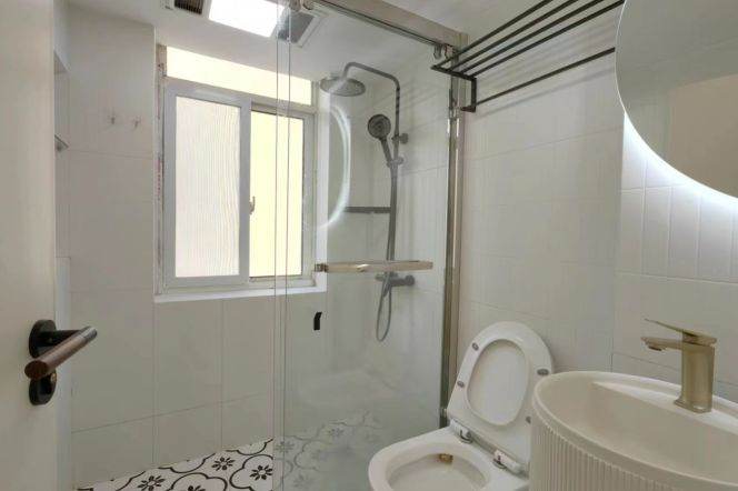 Sunny one bedroom Apt+central AC+dryer+oven @ L2/3/4Zhongshan Park