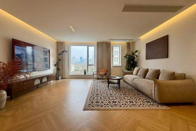 3BR 2TH w/ Balcony near ZhaoJiaBang Rd M7/9