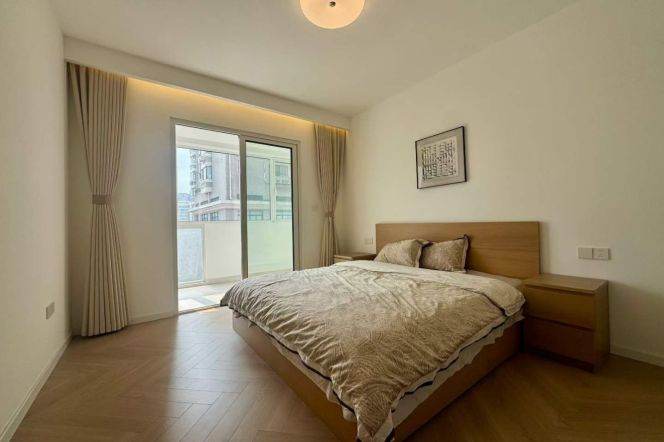 3BR 2TH w/ Balcony near ZhaoJiaBang Rd M7/9