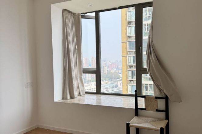 Suzhou Creek | Simple & Beautiful 2BR + Big windows | Hanzhong rd metro | Good view