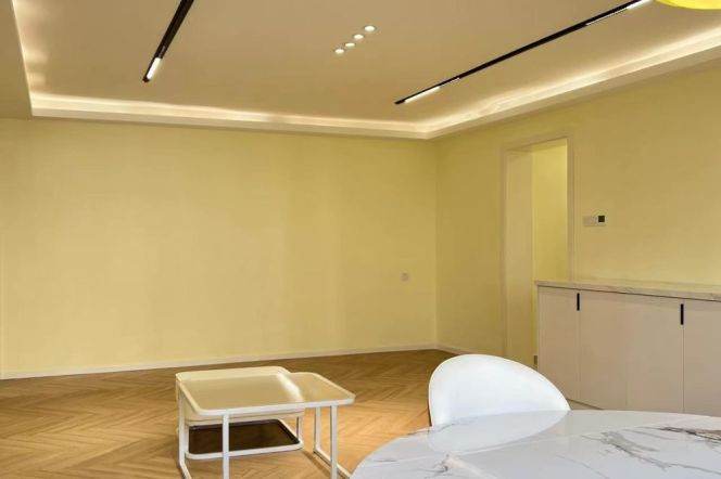 Nice compound 3Brs/2Lrs/1Bt apt nr Changping rd,M7/13