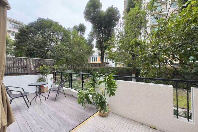 2br, big garden, subway Xujiahui& Yishan, Floor heating. 17.8k