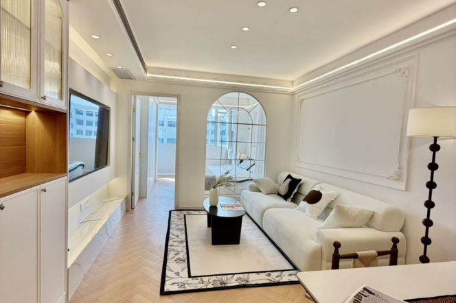 Modern elevator 1br Nr Zhongshan park M2/3/4