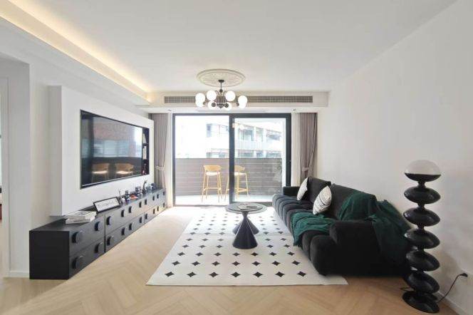 Spacious Large 3Brs+2Bths L10/15