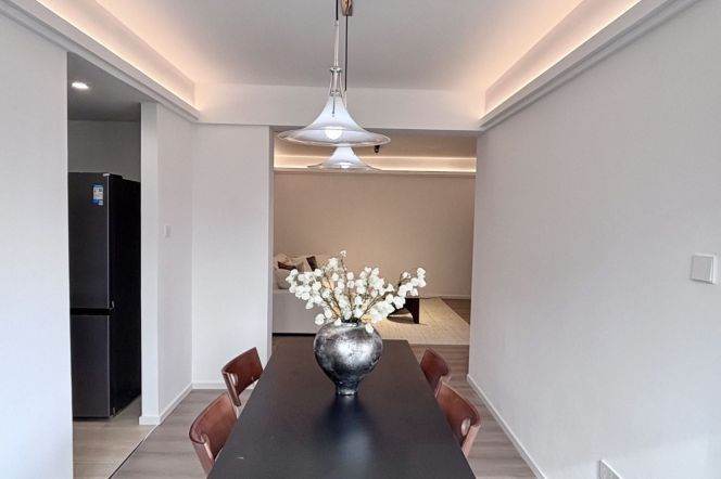 2Bdrs 2Baths/Spacious&New&Bright /Nice Compound/13 Jiang Ning Rd/open Balcony/lift