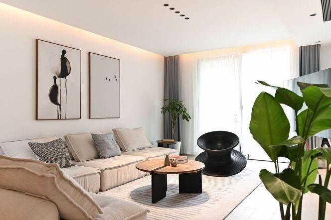 Spacious 3BR · South Facing · Near Zhongshan Park