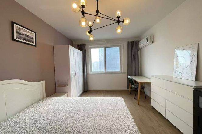 changping rd elevator 2BR/big living room/110sqm@L7