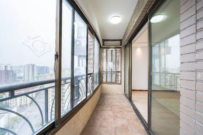 Premium 3+1 BR · Xujiahui Core