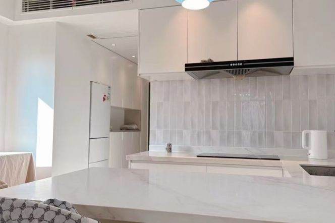 Nice Cozy 1br apt close to Line 2,