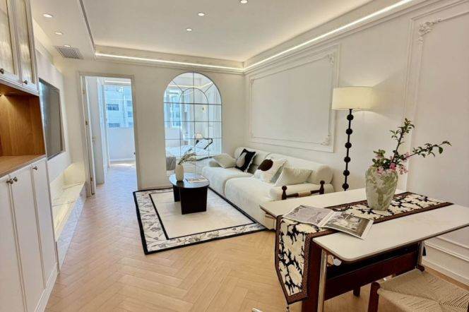 Modern elevator 1br Nr Zhongshan park M2/3/4